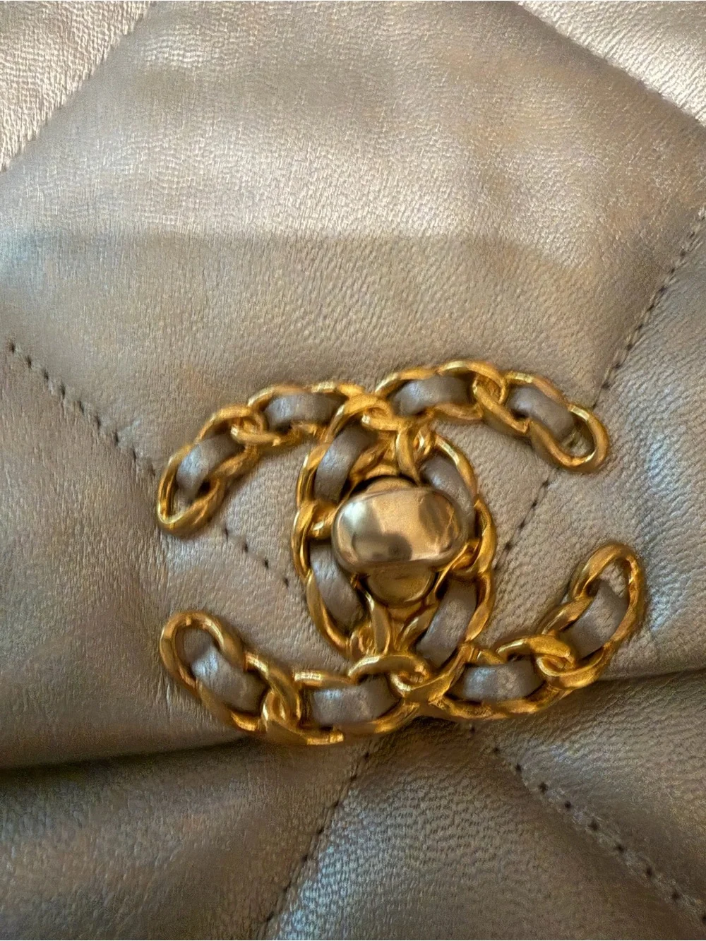 CHANEL 19 medium Silver Quilted Lambskin Shoulder Bag with Gold , silver Chain